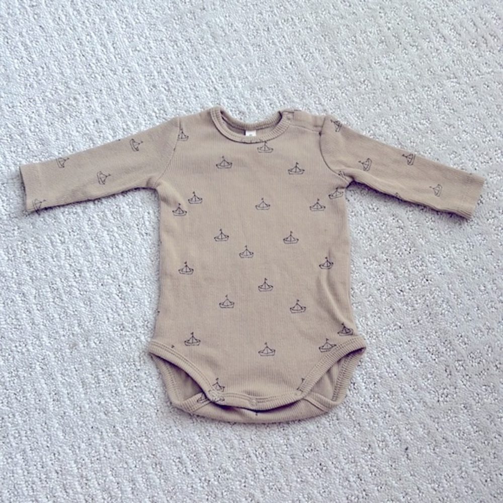 Quincy Mae Origami Boats Bodysuit NB